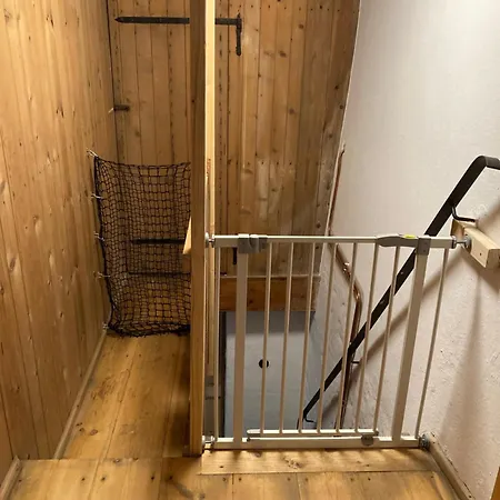 Familienfreundliches Haus Mit Eingezaeuntem Garten * 比伯维尔
