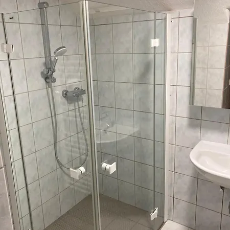 Familienfreundliches Haus Mit Eingezaeuntem Garten