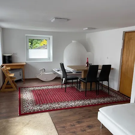 Familienfreundliches Haus Mit Eingezaeuntem Garten بيت للعطل *