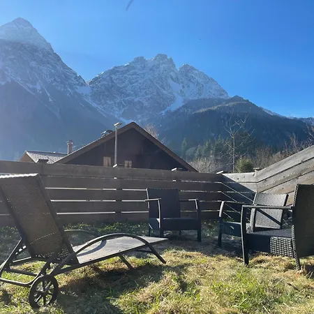 Familienfreundliches Haus Mit Eingezaeuntem Garten Biberwier